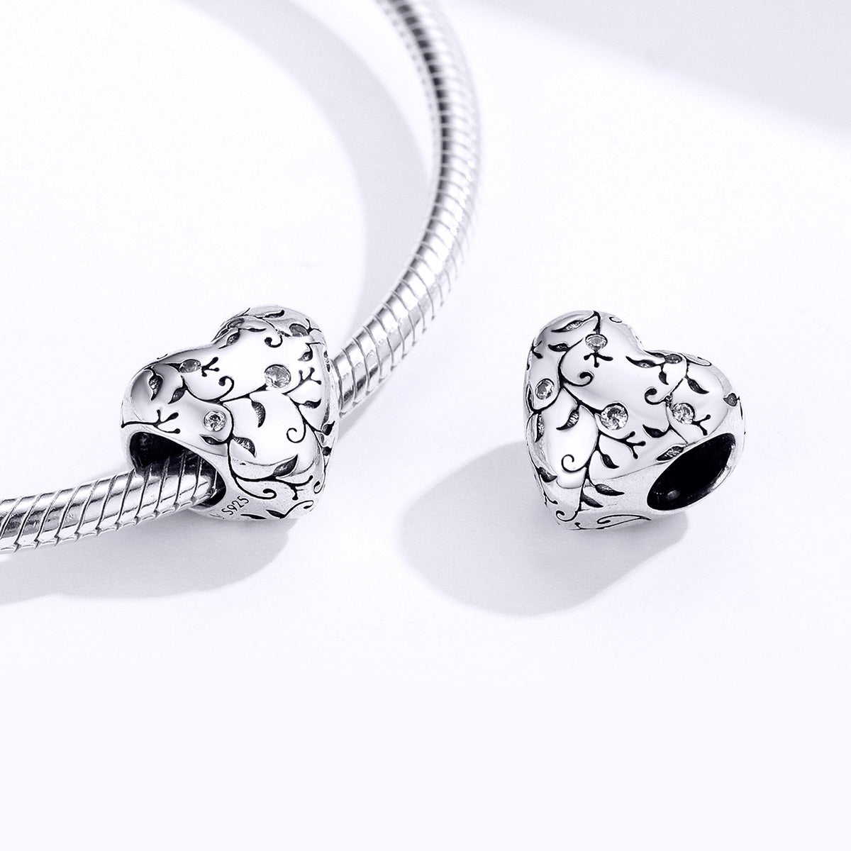 Dije O Charm Plata S925 Fementi Corazón Floreado